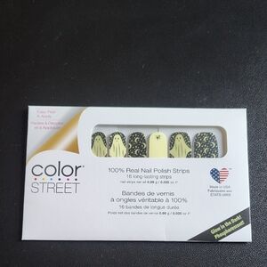Color Street Glow in the Dark Nail Polish Strips Too Ghoul For You